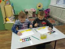 Рисование с натуры "Кружка на столе"