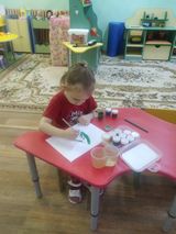 Рисование "Маленькой елочке холодно зимой"