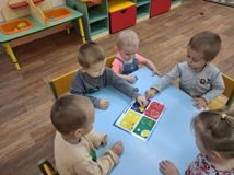 1 младшая группа. «Изучаем цвета»