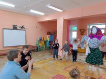 "Масленицу мы встречаем".
