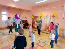 "Масленицу мы встречаем".