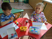 Рисование в средней группе на тему "Одуванчик".