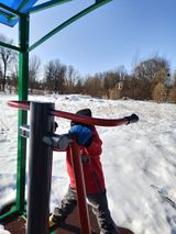 Физминутка на прогулке. Март