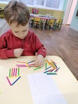 Индивидуальная работа. Дидактическая игра "Цветные палочки"