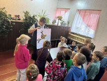 Совместная творческая деятельность: поделка из природного материала "Жар-Птица"