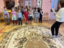  Подготовка к 23 февраля. Муз. руководитель: Соловьёва Н.В