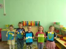  Аппликация "Одуванчик".