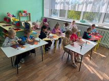 Рисование цветными карандашами (по сказке) «От чего у зайца длинные уши».