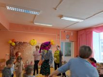 "Масленицу мы встречаем".