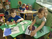 Аппликация "Ваза с ветками"