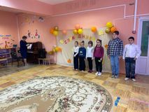 Поздравления от воспитанников музыкальной школы