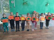 Аппликация "Осенние листья". Старшая группа