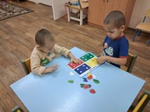 1 младшая группа. «Изучаем цвета»