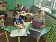 Аппликация "Ваза с ветками"