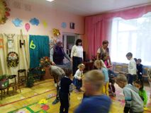 Игра "Собери листочки"
