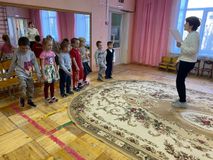  Подготовка к 23 февраля. Муз. руководитель: Соловьёва Н.В