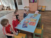 Знакомство с детскими книгами