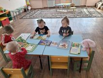 Знакомство с детскими книгами