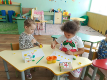 Рисование в средней группе на тему "Одуванчик".