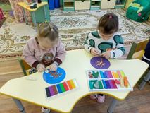 Лепка.Тема: "Деревья в снегу".