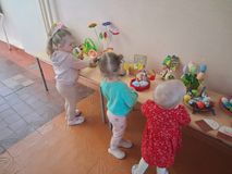 Малыши на выставке пасхальных поделок