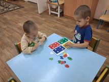 1 младшая группа. «Изучаем цвета»