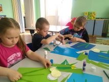  Аппликация "Одуванчик".