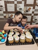 "Пасха дома".