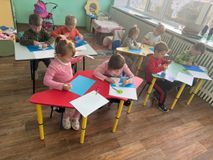 Аппликация Тема: "Праздничный хоровод".